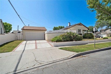 Welcome to this delightful California Ranch-Style single-family on El Dorado Park Golf Course in California - for sale on GolfHomes.com, golf home, golf lot