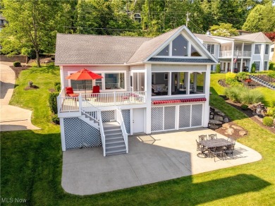 This 3-bedroom, 1-bath lakefront cottage offers the perfect on Lake Mohawk Golf Club in Ohio - for sale on GolfHomes.com, golf home, golf lot