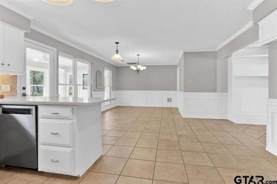 This beautifully maintained traditional-style home offers 3 on Hide-A-Way Lake Golf Course in Texas - for sale on GolfHomes.com, golf home, golf lot