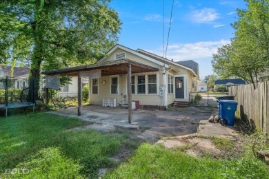Beautifully remodeled Broadmoor home full of charm and updates! on Querbes Park Golf Course in Louisiana - for sale on GolfHomes.com, golf home, golf lot