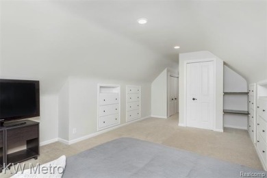 Welcome to this beautifully maintained, three bedroom, brick on Red Run Golf Club in Michigan - for sale on GolfHomes.com, golf home, golf lot