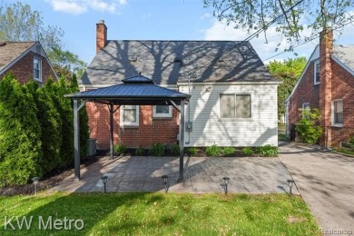 Welcome to this beautifully maintained, three bedroom, brick on Red Run Golf Club in Michigan - for sale on GolfHomes.com, golf home, golf lot