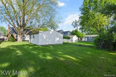 Welcome to this beautifully maintained, three bedroom, brick on Red Run Golf Club in Michigan - for sale on GolfHomes.com, golf home, golf lot