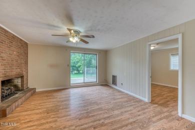 Beautiful 5 bedroom, 3 bath home in the Ridgefields community on Ridgefields Country Club, Inc. in Tennessee - for sale on GolfHomes.com, golf home, golf lot