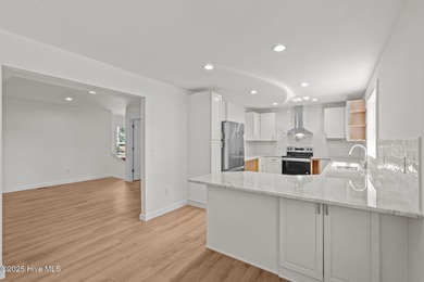 * Seller now offering $10,000 for rate buy down or additional on Seven Lakes Country Club in North Carolina - for sale on GolfHomes.com, golf home, golf lot