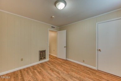 Beautiful 5 bedroom, 3 bath home in the Ridgefields community on Ridgefields Country Club, Inc. in Tennessee - for sale on GolfHomes.com, golf home, golf lot