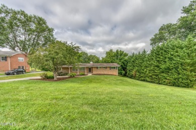 Beautiful 5 bedroom, 3 bath home in the Ridgefields community on Ridgefields Country Club, Inc. in Tennessee - for sale on GolfHomes.com, golf home, golf lot