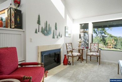 Stunning, fully remodeled condo with golf course & West Hill on Illahe Hills Country Club in Oregon - for sale on GolfHomes.com, golf home, golf lot