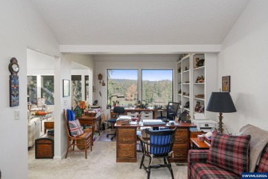 Stunning, fully remodeled condo with golf course & West Hill on Illahe Hills Country Club in Oregon - for sale on GolfHomes.com, golf home, golf lot