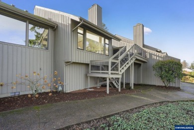 Stunning, fully remodeled condo with golf course & West Hill on Illahe Hills Country Club in Oregon - for sale on GolfHomes.com, golf home, golf lot