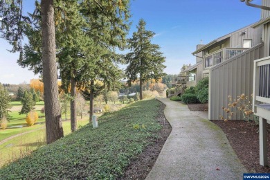 Stunning, fully remodeled condo with golf course & West Hill on Illahe Hills Country Club in Oregon - for sale on GolfHomes.com, golf home, golf lot