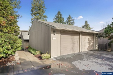 Stunning, fully remodeled condo with golf course & West Hill on Illahe Hills Country Club in Oregon - for sale on GolfHomes.com, golf home, golf lot