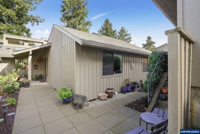 Stunning, fully remodeled condo with golf course & West Hill on Illahe Hills Country Club in Oregon - for sale on GolfHomes.com, golf home, golf lot