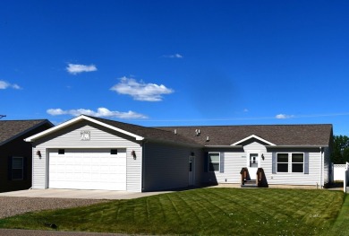 This beautifully maintained 3-bedroom, 2-bath home offers 1,650 on Cottonwood Country Club in Montana - for sale on GolfHomes.com, golf home, golf lot
