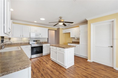 * PRICED TO SELL | BOND PAID | NEWER ROOF  HWH (2020) *
Live the on The Links of Spruce Creek in Florida - for sale on GolfHomes.com, golf home, golf lot