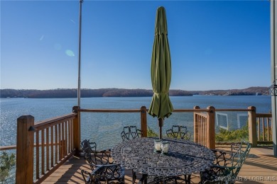 The Bluff House offers a unique blend of modern comfort on The Oaks Golf Course in Missouri - for sale on GolfHomes.com, golf home, golf lot