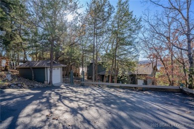 The Bluff House offers a unique blend of modern comfort on The Oaks Golf Course in Missouri - for sale on GolfHomes.com, golf home, golf lot