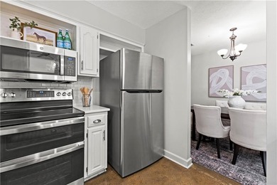 Don't miss out on this 2 Bedroom, 2 Full Bath AND 2 CAR GARAGE on Minor Park Golf Course in Missouri - for sale on GolfHomes.com, golf home, golf lot