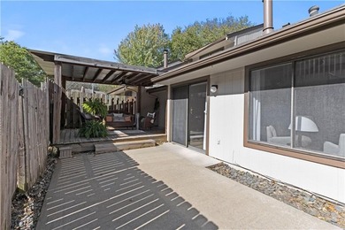Don't miss out on this 2 Bedroom, 2 Full Bath AND 2 CAR GARAGE on Minor Park Golf Course in Missouri - for sale on GolfHomes.com, golf home, golf lot