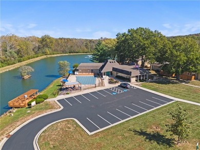 Don't miss out on this 2 Bedroom, 2 Full Bath AND 2 CAR GARAGE on Minor Park Golf Course in Missouri - for sale on GolfHomes.com, golf home, golf lot