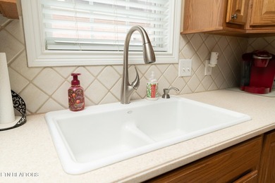 Low maintenance lifestyle calling? This beautifully maintained 3 on Creekside Plantation in Tennessee - for sale on GolfHomes.com, golf home, golf lot