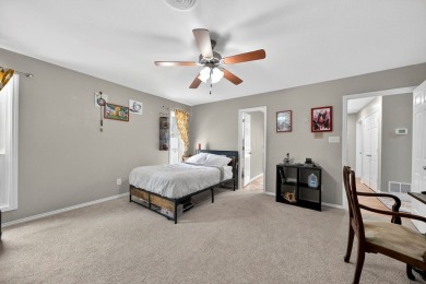 Charming Green Tree home with fresh exterior paint, circle drive on Green Tree Country Club in Texas - for sale on GolfHomes.com, golf home, golf lot