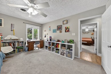 Charming Green Tree home with fresh exterior paint, circle drive on Green Tree Country Club in Texas - for sale on GolfHomes.com, golf home, golf lot