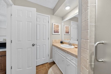 Charming Green Tree home with fresh exterior paint, circle drive on Green Tree Country Club in Texas - for sale on GolfHomes.com, golf home, golf lot