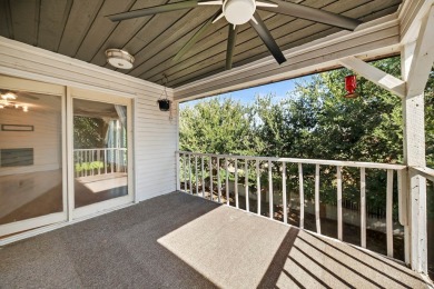 Charming Green Tree home with fresh exterior paint, circle drive on Green Tree Country Club in Texas - for sale on GolfHomes.com, golf home, golf lot