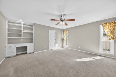 Charming Green Tree home with fresh exterior paint, circle drive on Green Tree Country Club in Texas - for sale on GolfHomes.com, golf home, golf lot