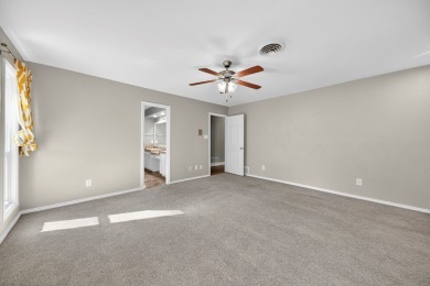 Charming Green Tree home with fresh exterior paint, circle drive on Green Tree Country Club in Texas - for sale on GolfHomes.com, golf home, golf lot