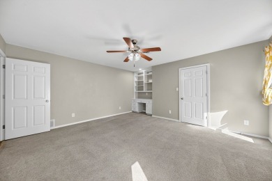 Charming Green Tree home with fresh exterior paint, circle drive on Green Tree Country Club in Texas - for sale on GolfHomes.com, golf home, golf lot