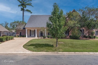 This Southern Trace golf course community home is ready for it's on Southern Trace Country Club in Louisiana - for sale on GolfHomes.com, golf home, golf lot