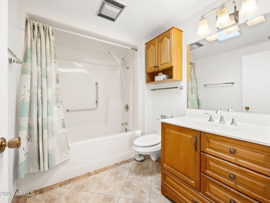 Welcome home to this well-maintained 2 bed, 2 bath Sun City gem on Union Hills Country Club in Arizona - for sale on GolfHomes.com, golf home, golf lot