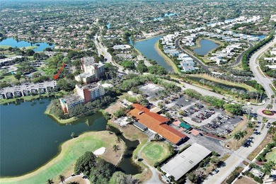 Spacious and beautifully maintained 2-bedroom, 2.5-bath on Bonaventure Country Club in Florida - for sale on GolfHomes.com, golf home, golf lot