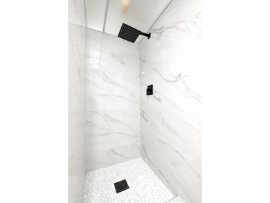 Motivated Seller! Move-In Ready First-Floor Gem in Kings Point on Kings Point Golf - Executive in Florida - for sale on GolfHomes.com, golf home, golf lot