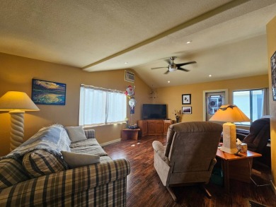 Come see this fantastic 2-bedroom, 1.5-bath home with a spacious on Viewpoint Golf Resort in Arizona - for sale on GolfHomes.com, golf home, golf lot