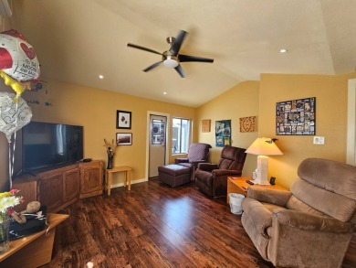 Come see this fantastic 2-bedroom, 1.5-bath home with a spacious on Viewpoint Golf Resort in Arizona - for sale on GolfHomes.com, golf home, golf lot