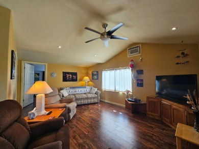 Come see this fantastic 2-bedroom, 1.5-bath home with a spacious on Viewpoint Golf Resort in Arizona - for sale on GolfHomes.com, golf home, golf lot
