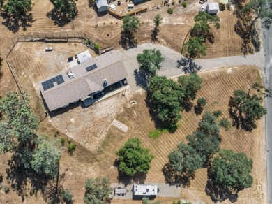 Serene Mountain Living in Yosemite Lakes Park! Nestled in the on Yosemite Lakes Park Golf Course in California - for sale on GolfHomes.com, golf home, golf lot