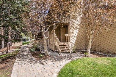 Move-in ready! End unit located on the Elkhorn Golf Course, this on Elkhorn Golf Club in Idaho - for sale on GolfHomes.com, golf home, golf lot