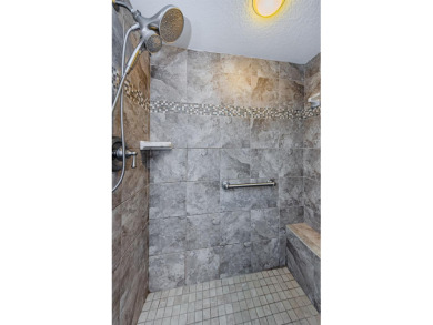 MOTIVATED SELLER! Offering up to $5k towards Buyers CLOSING on Feather Sound Country Club in Florida - for sale on GolfHomes.com, golf home, golf lot