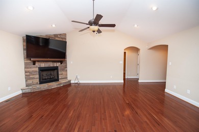 This beauty near the golf course is move in ready offering 3 on Cherokee National Golf and Country Club in South Carolina - for sale on GolfHomes.com, golf home, golf lot