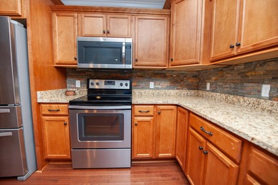 This beauty near the golf course is move in ready offering 3 on Cherokee National Golf and Country Club in South Carolina - for sale on GolfHomes.com, golf home, golf lot