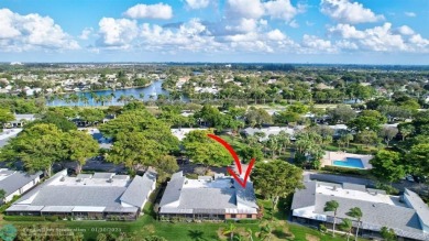 Beautiful golf course views right out back of this home in the on Bonaventure Country Club in Florida - for sale on GolfHomes.com, golf home, golf lot