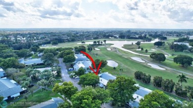 Beautiful golf course views right out back of this home in the on Bonaventure Country Club in Florida - for sale on GolfHomes.com, golf home, golf lot