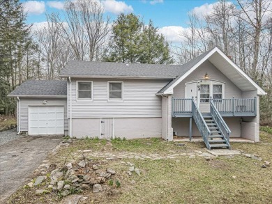 Welcome to this charming, well-maintained home nestled in the on Pocono Farms Country Club in Pennsylvania - for sale on GolfHomes.com, golf home, golf lot