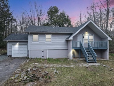 Welcome to this charming, well-maintained home nestled in the on Pocono Farms Country Club in Pennsylvania - for sale on GolfHomes.com, golf home, golf lot