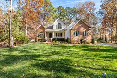 Golf Course Living at It's Finest! Charming home with main level on Highlands Golfers Club in Virginia - for sale on GolfHomes.com, golf home, golf lot