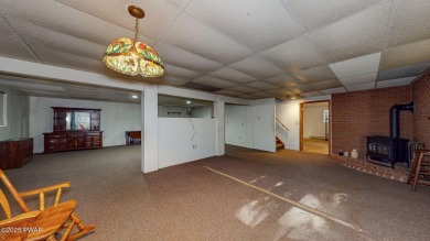 Welcome to this expansive 4 bedroom 4 bath home perfectly on The Hideout Golf in Pennsylvania - for sale on GolfHomes.com, golf home, golf lot